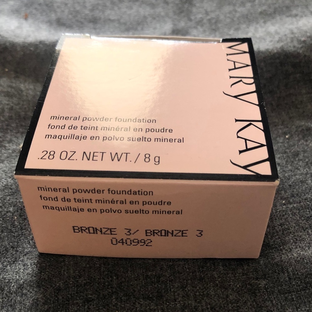 Powder foundation - Picture 2 of 3